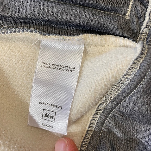 REI Women's Ivory Fleece Vest - Small - Picture 7 of 9